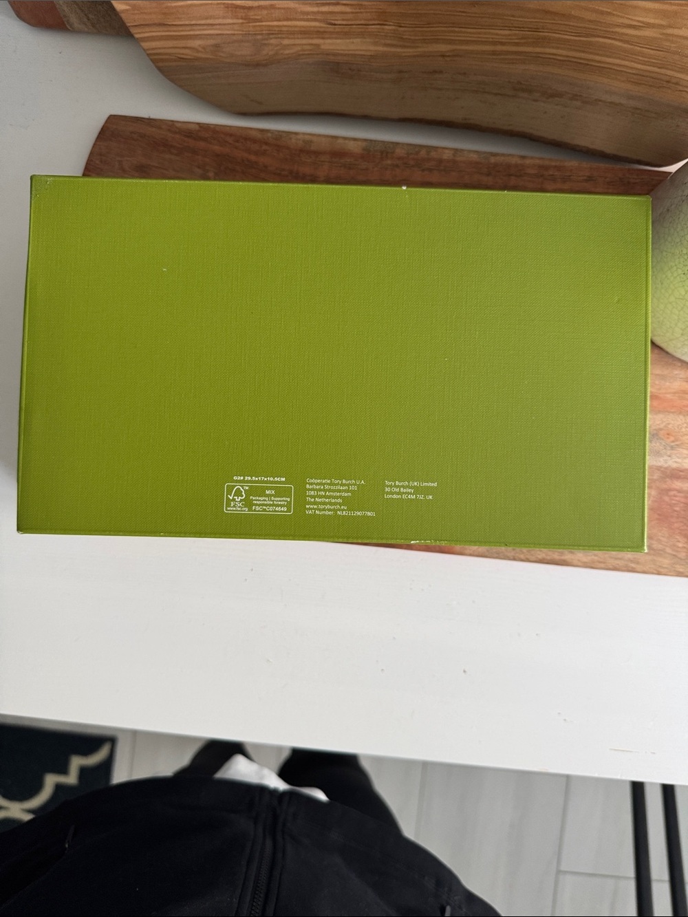 Tory Burch Lime Green Shoe Box with Gold Logo - Picture 3 of 10